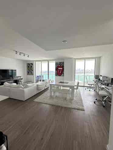 Flamingo Point,  Sq Ft Condo