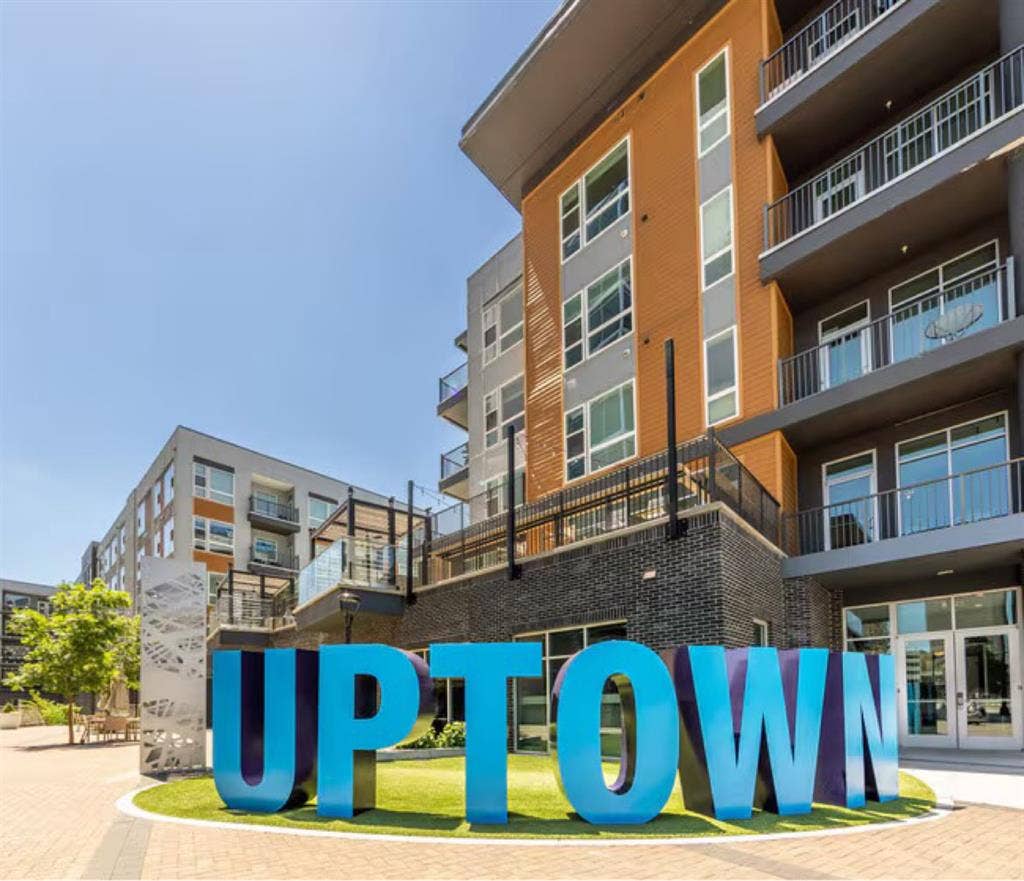 Lease Takeover at Uptown