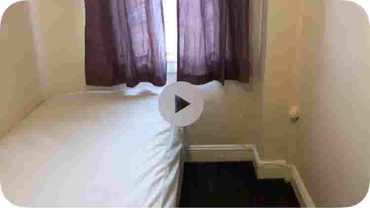 Small room in Shared House