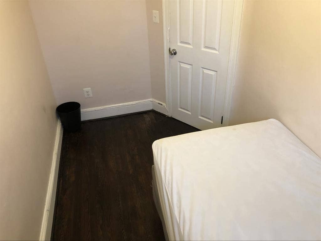 Small room in Shared House