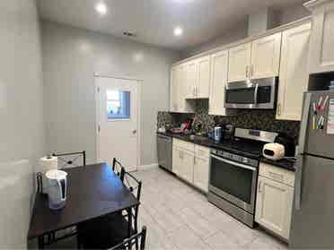 Looking for 1 female roommate