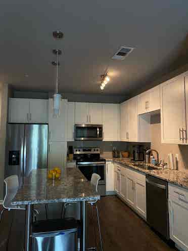 Southside Apartment - Move-In Ready