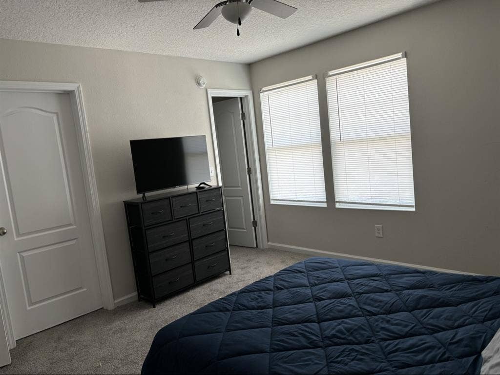 Orange park room -all included
