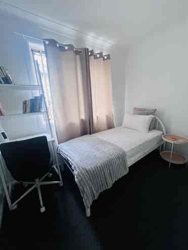 Single bedroom furnished