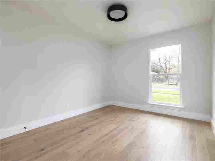 Private room (Female preferred)