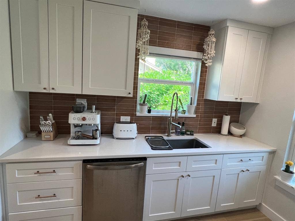 Private room (Female preferred)