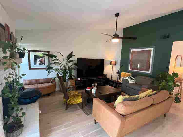 Private room (Female preferred)