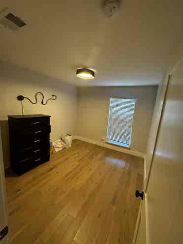Private room (Female only house!)