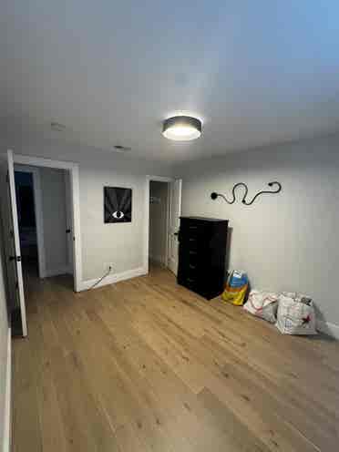 Private room (Female only house!)
