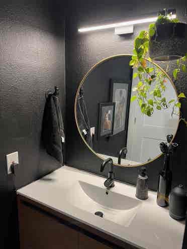 Private room (Female only house!)