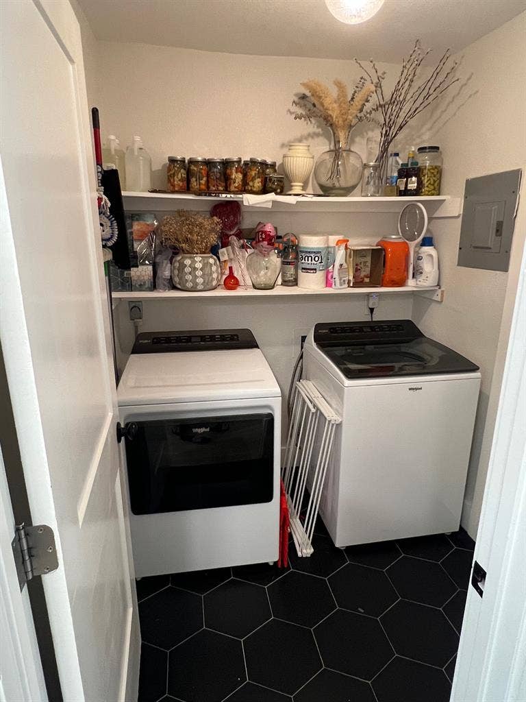 master bedroom (Female preferred)