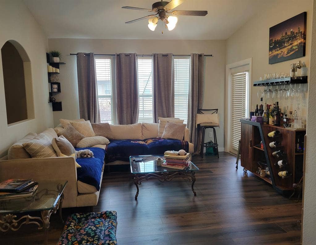 Great condo with ammenities!