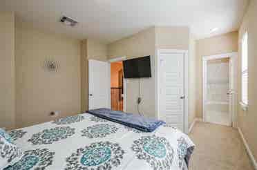 Private room for a 
female only