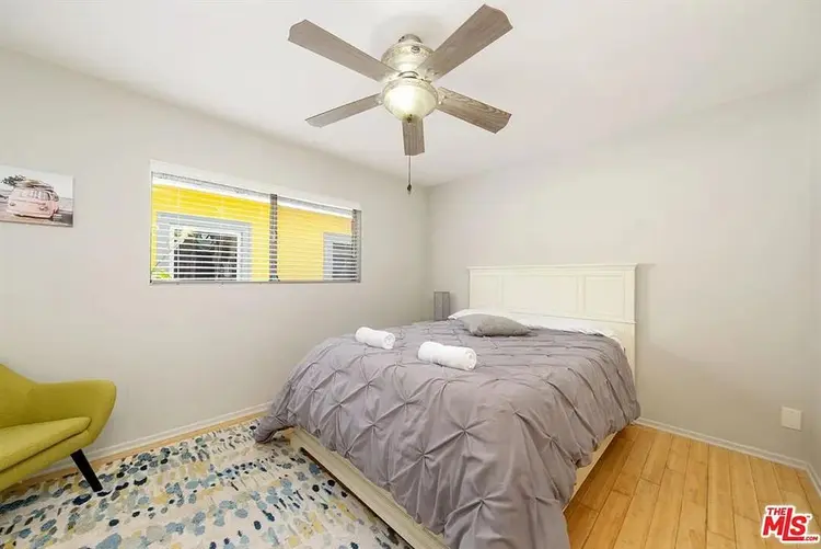 Private Venice Beach Front Room.