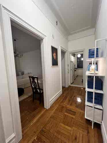 Female
 LGBTQIA+ looking for Roomate
