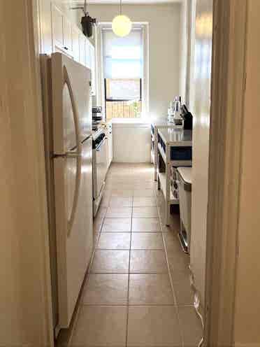 2BR in Harlem, looking for roomate