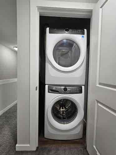 Room for Rent in Modern Townhouse