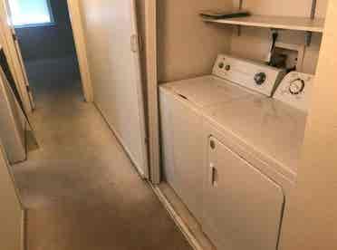 Looking for roommate!(private room)
