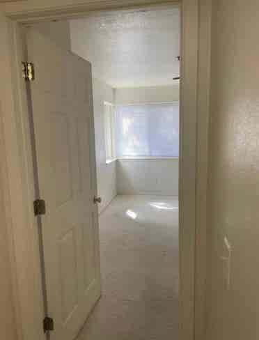 Looking for roommate!(private room)