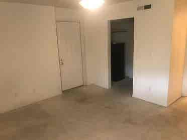 Looking for roommate!(private room)