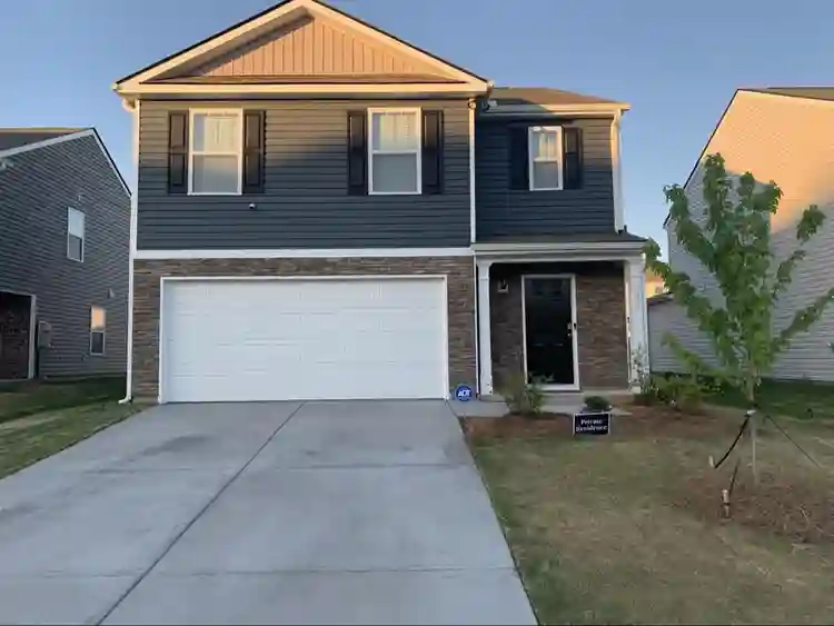 Looking for Roomates