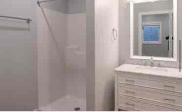 2 rooms for rent near East Town GR