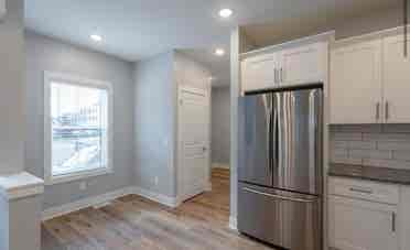 2 rooms for rent near East Town GR