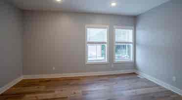 2 rooms for rent near East Town GR
