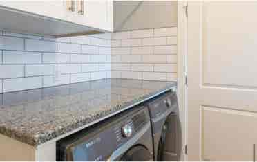 2 rooms for rent near East Town GR