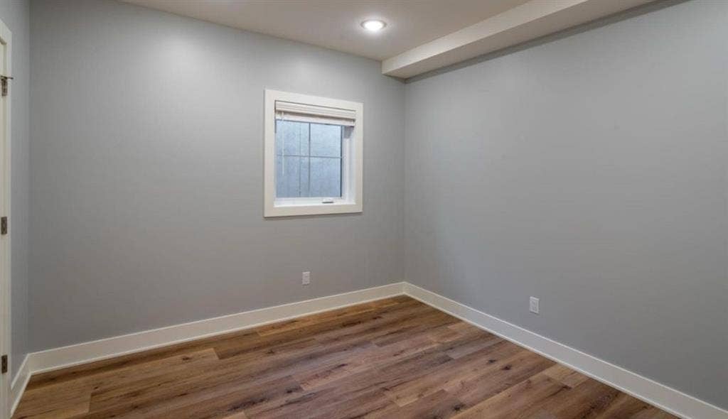 2 rooms for rent near East Town GR