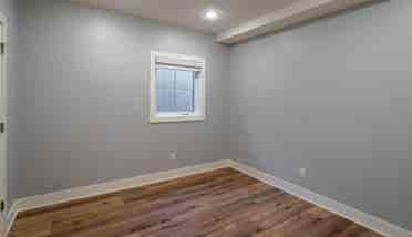 2 rooms for rent near East Town GR