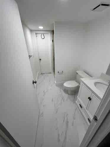 CLEAN , QUITE 2 ROOMMATES IN BOCA