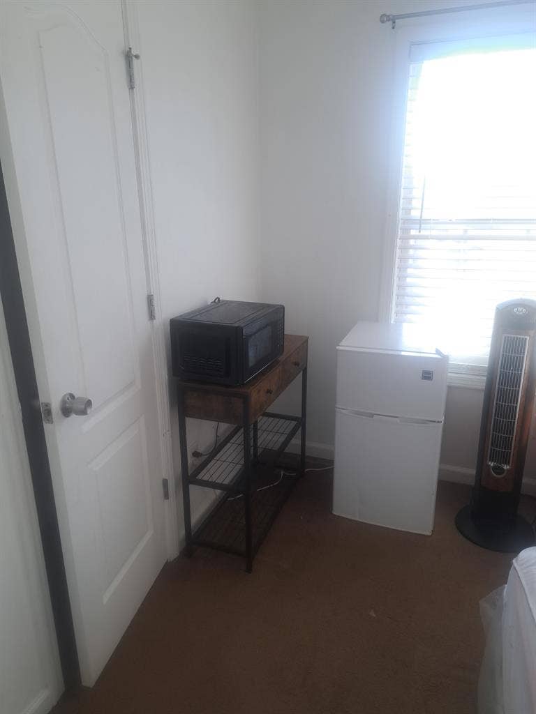 Seeking a new roommate