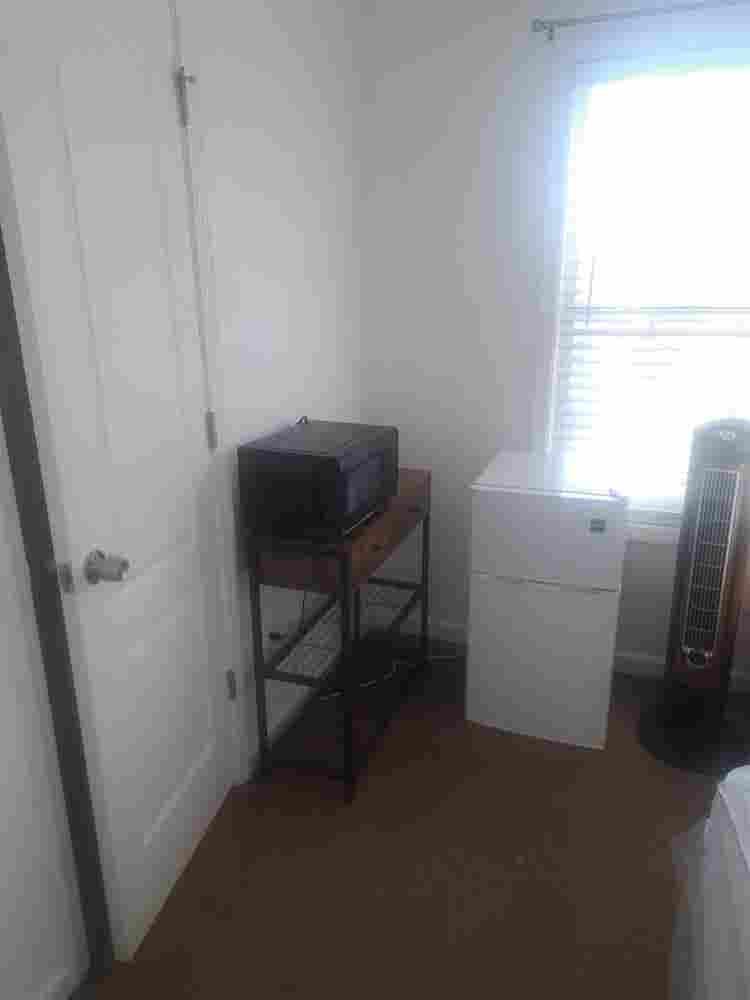 Seeking a new roommate