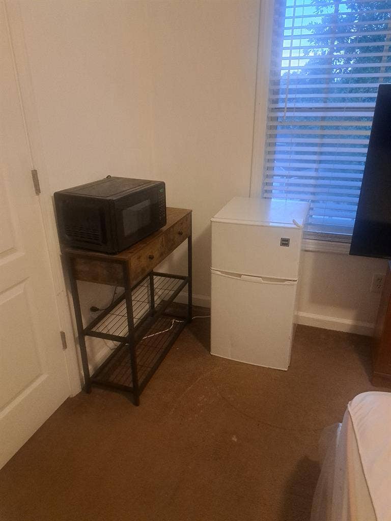 Seeking a new roommate