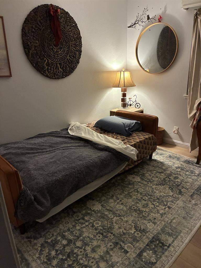 Furnd. Room/bath in private home
