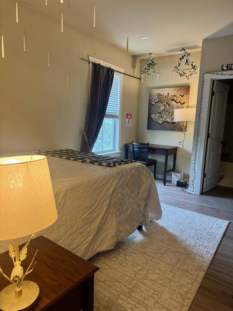 Least takeover, room for Rent!
