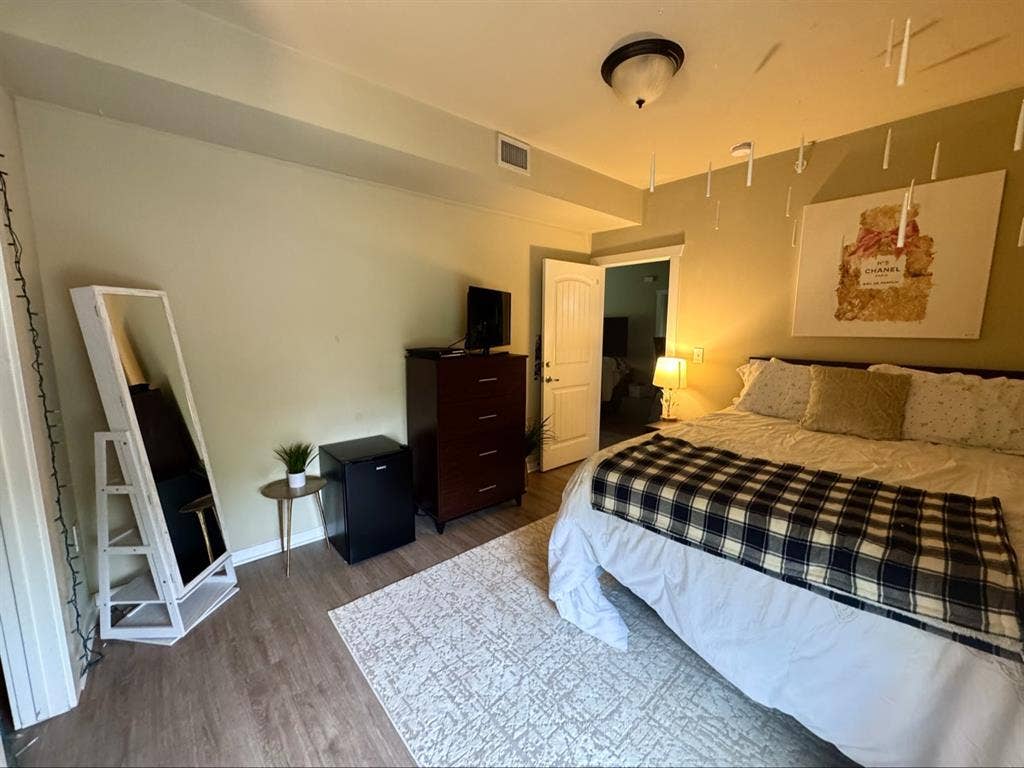 Least takeover, room for Rent!
