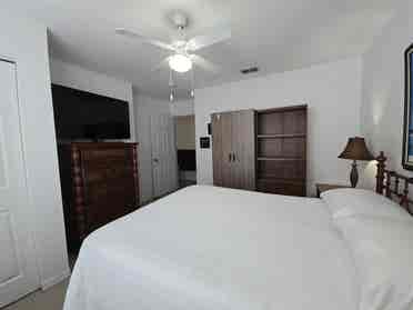 ROOM FOR RENT FOR LADY