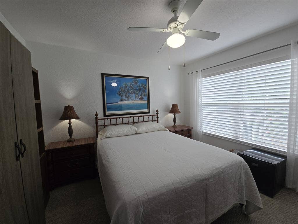 ROOM FOR RENT FOR LADY