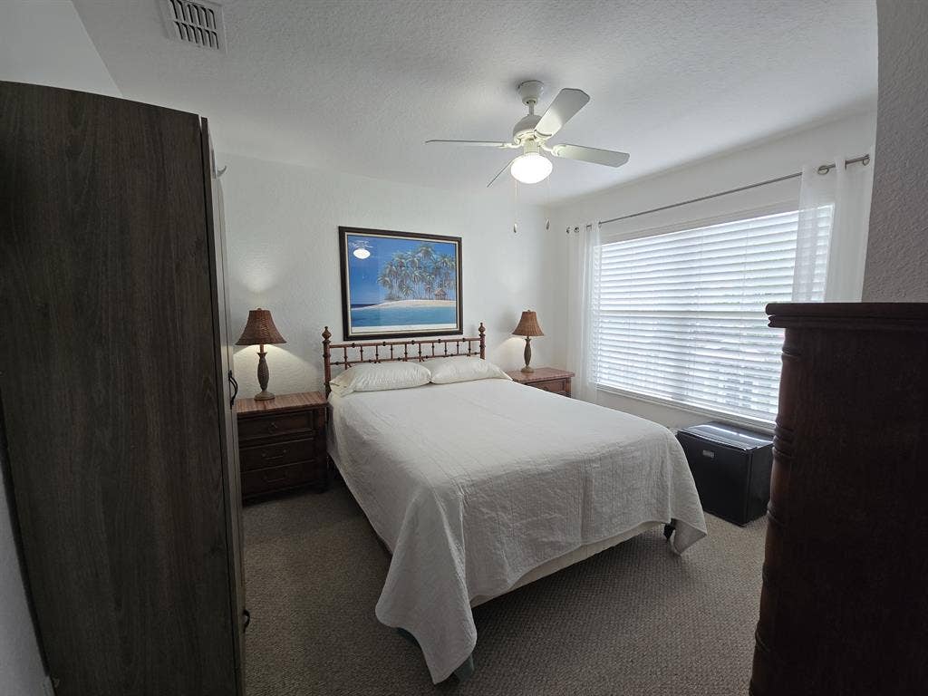 ROOM FOR RENT FOR LADY