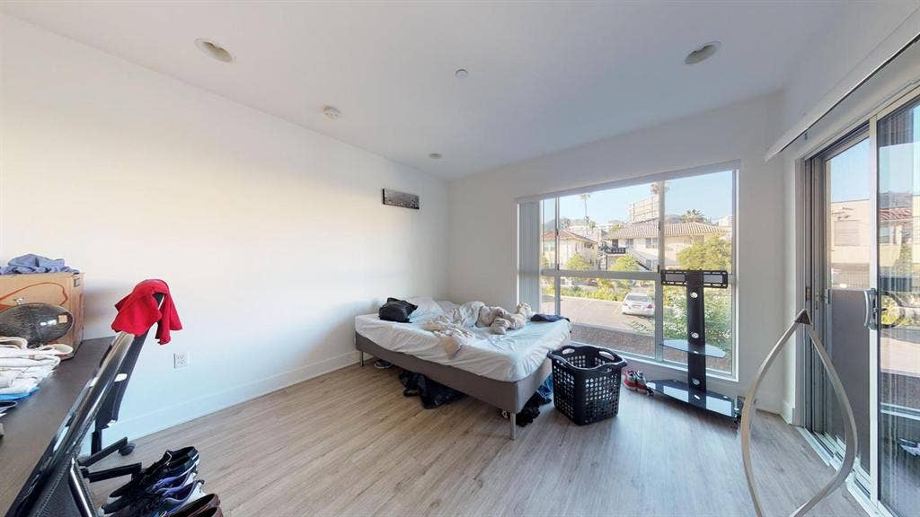 1 BR in Los Angeles,