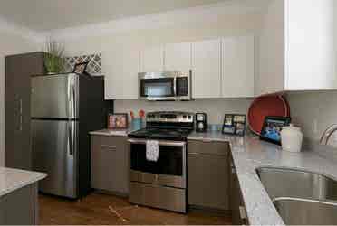 SUBLEASE AT RETREAT GVILLE