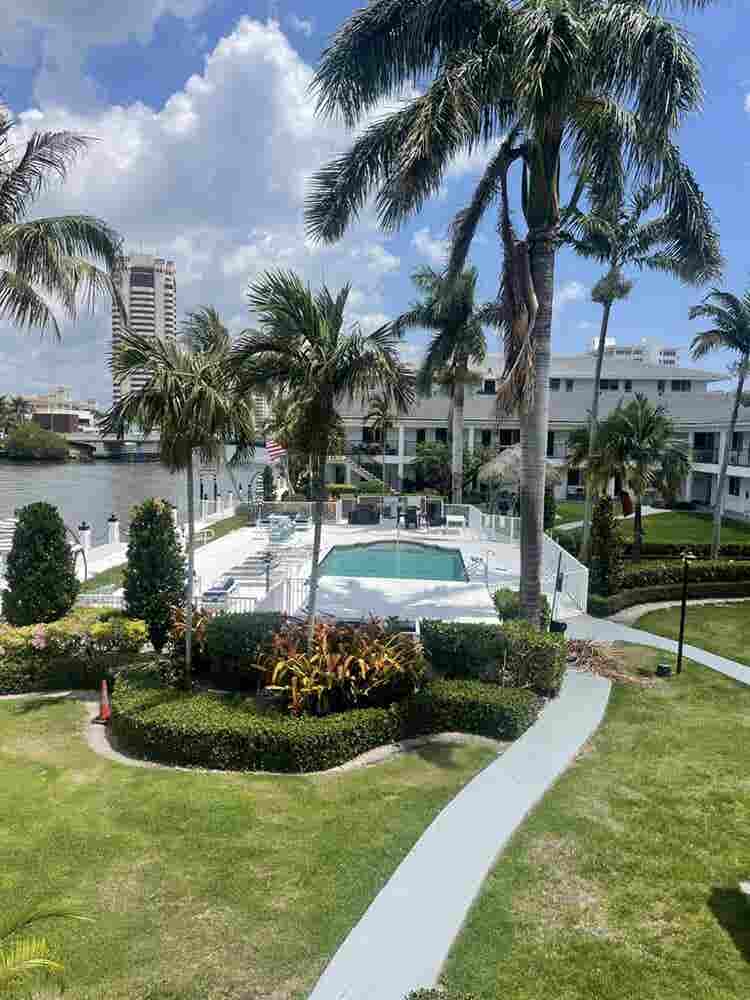 Waterfront condo! PETS ok!! Easy!