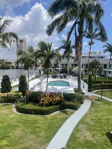 Waterfront condo! PETS ok!! Easy!