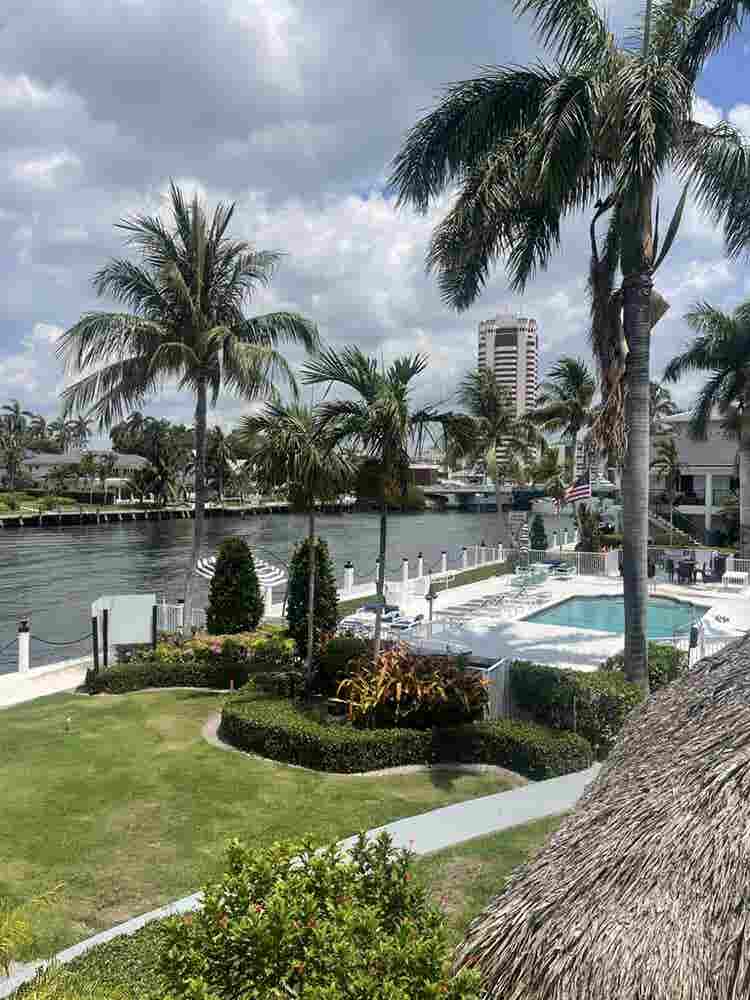 Waterfront condo! PETS ok!! Easy!