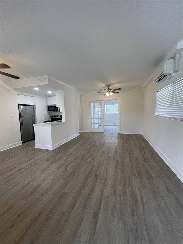 Waterfront condo! PETS ok!! Easy!
