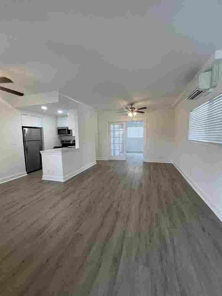 Waterfront condo! PETS ok!! Easy!