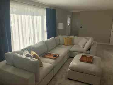 Room for rent in Hopkins house