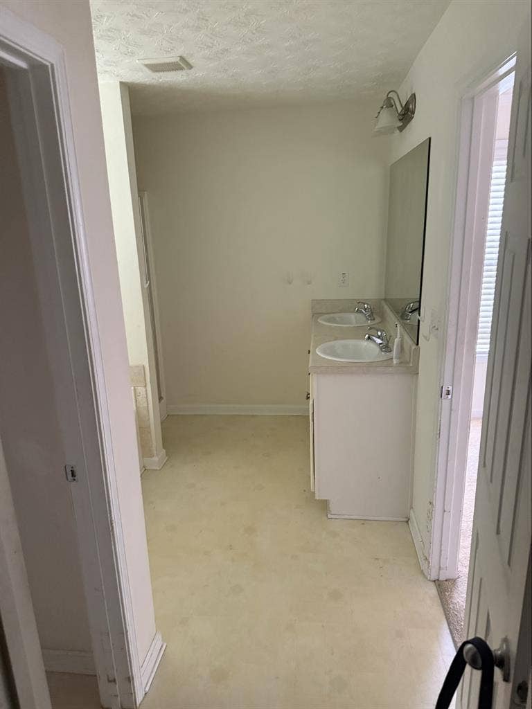Luxury Master BR in Conyers !